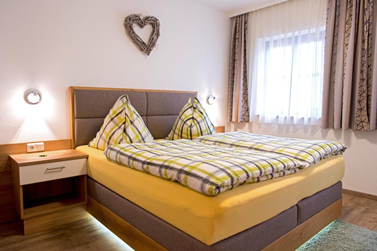 Almtalhotel Appartements In Pettenbach Exterior photo