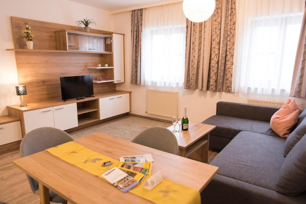Almtalhotel Appartements In Pettenbach Exterior photo
