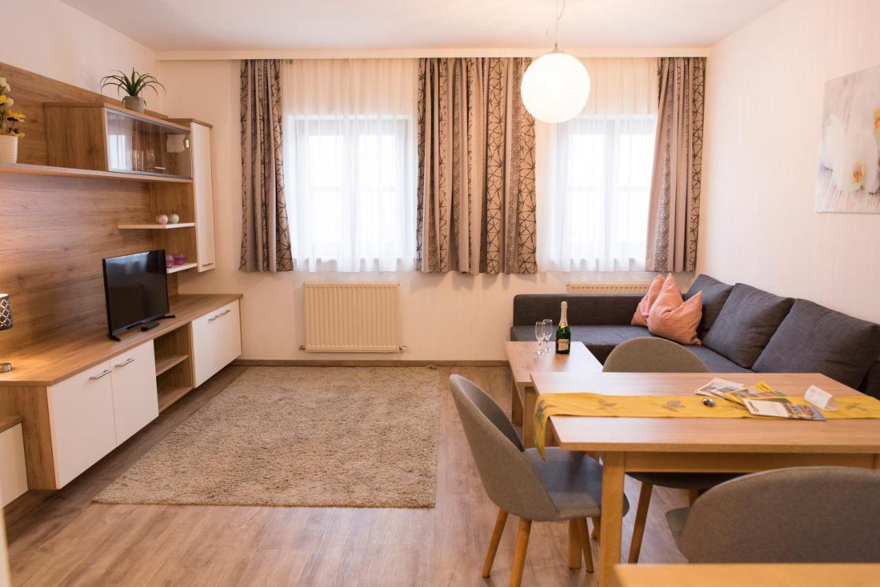 Almtalhotel Appartements In Pettenbach Room photo