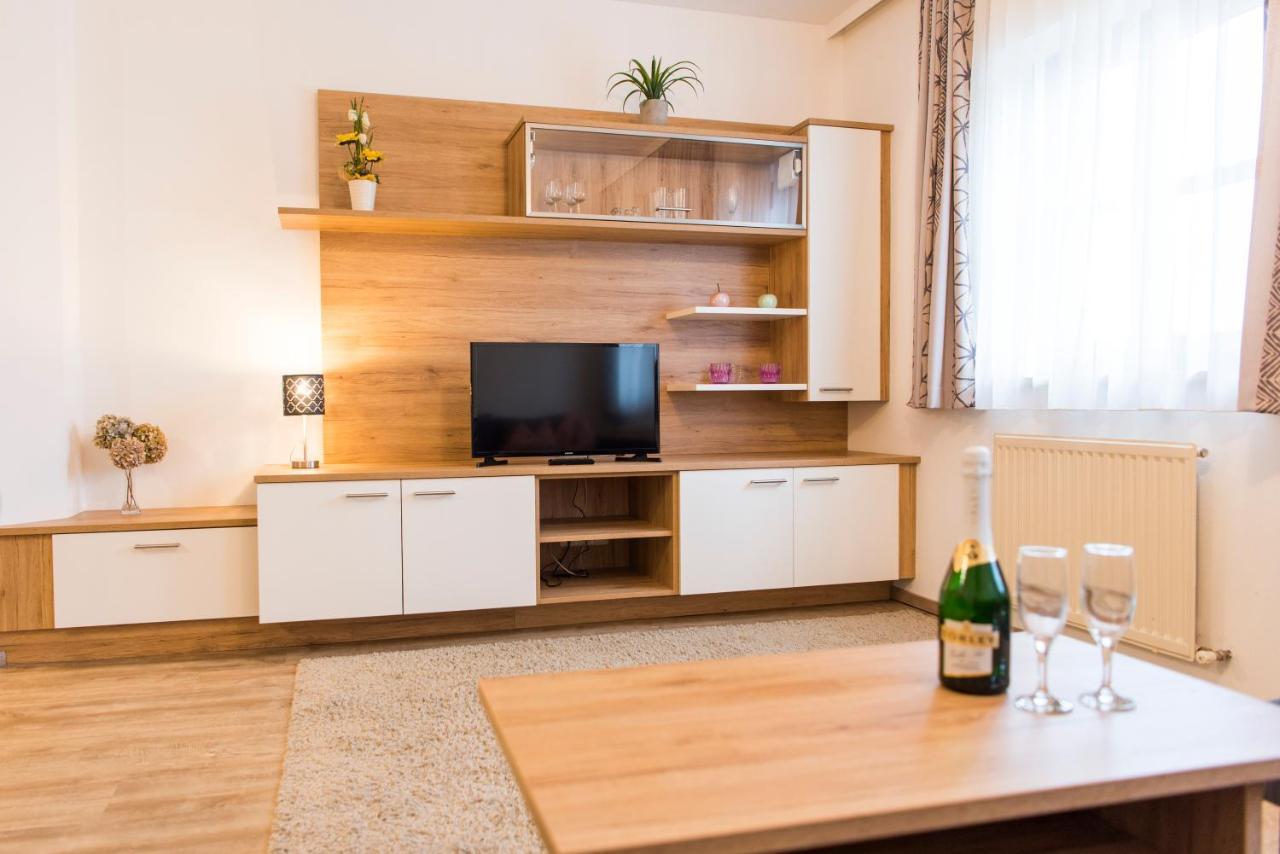 Almtalhotel Appartements In Pettenbach Exterior photo